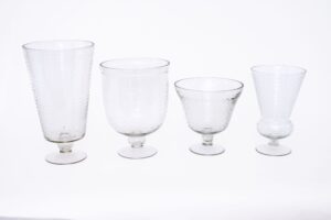 VASO CÔNICO C/ PÉ LAPIDADO GOTAS 18X31CM