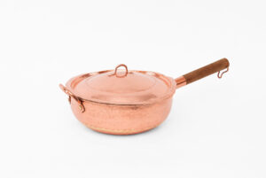 COBRE - FRIGIDEIRA COM TAMPA M MARTELADO